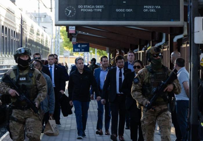 Госсекретарь США Блинкен вновь нагрянул в Киев на поезде