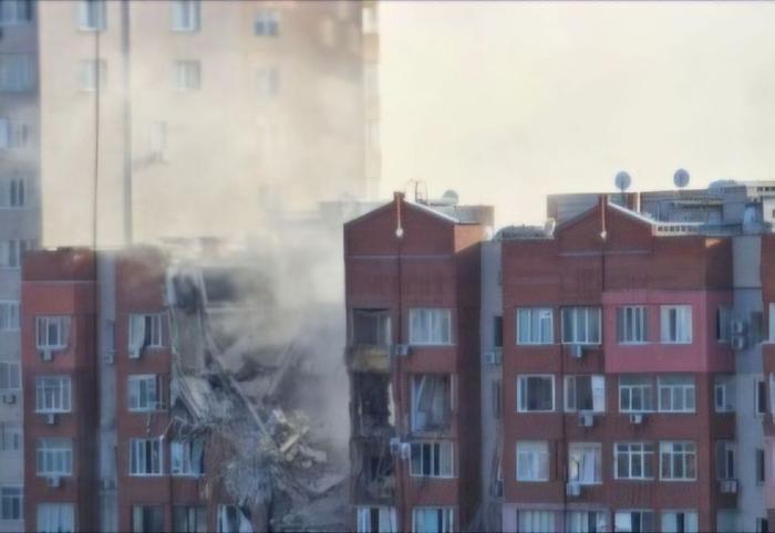 В Днепропетровске стандартная украинская история – во время воздушной тревоги ракета от ПВО влетела в жилую многоэтажку